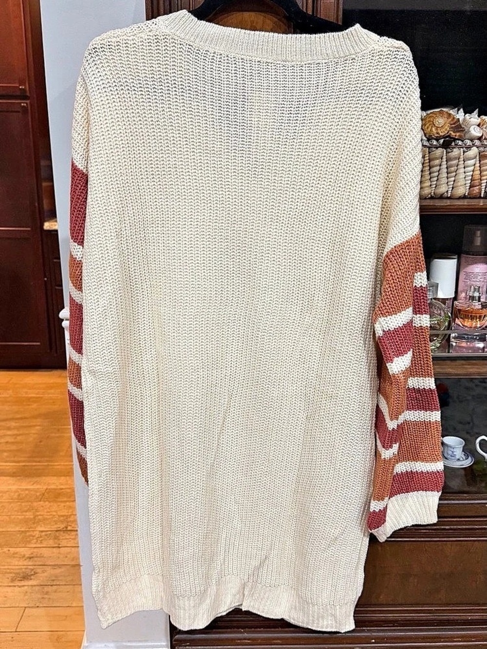 Cupshe V-Neck Buttoned Striped Sweater Color Block Knit Sweater in Cream & Red - Picture 3 of 6